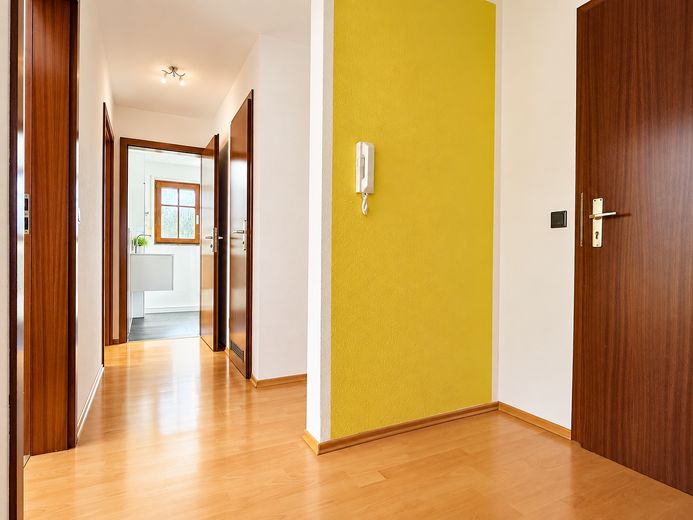 Wohnen auf zwei Ebenen – Maisonette mit hochwertiger Ausstattung und 3 Stellplätzen – Flur / Eingangsbereich