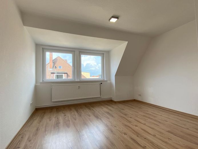 Helle 3-Zimmer-Dachgeschosswohnung in Bremerhaven-Lehe – Zimmer 2