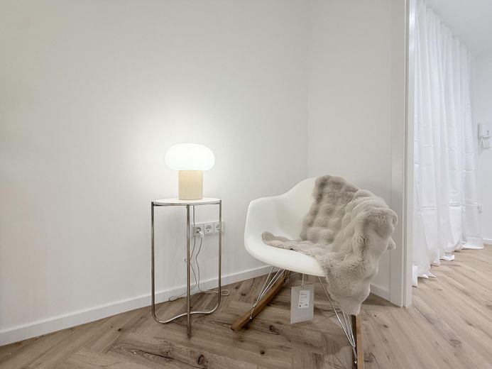 Hübsches, komplett saniertes App. mit Mini-Balkon, neu möbliert- frei ab sofort – Foto 15