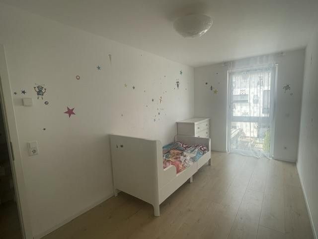 Provisionsfrei: Familienhaus in Langenfeld-Immigrath mit 4 Schlaf-/Arbeitszimmern – Kinderzimmer 1