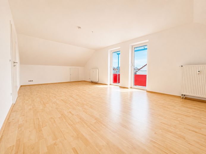 Geschmackvolle 3-Raum-Wohnung mit großem Balkon – Wohnzimmer