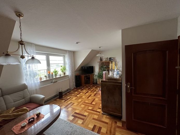 Niederdorla, 4 Familienhaushälfte – 8d8e072a54692ee797925a28dac645a9.jpg