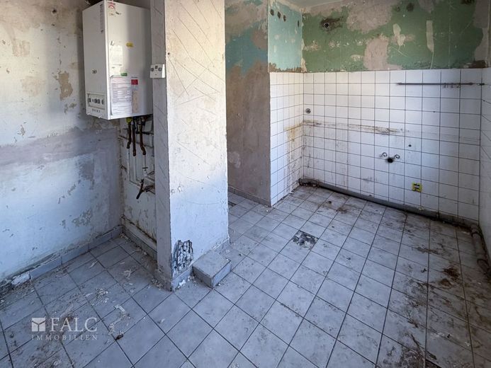 Großzügige, teilentkernte 5-Zimmer-Wohnung in Rheinnähe – Küche