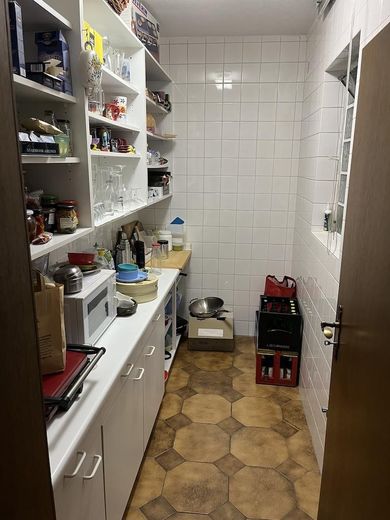 Wunderschöne Wohnung in Bestlage – Speisekammer