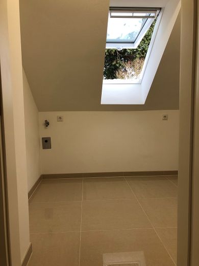 Exklusive Dachgeschosswohnung mit 2 Zimmern sowie Loggia in bevorzugter Lage von Plön – Hauswirtschaftsraum