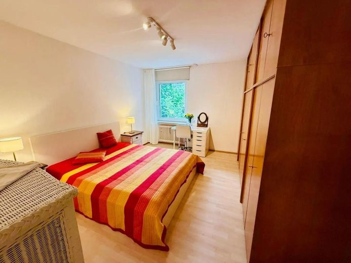 Appartamento di 3 locali con balcone a Krailling, 100 m² – Schlafzimmer 1