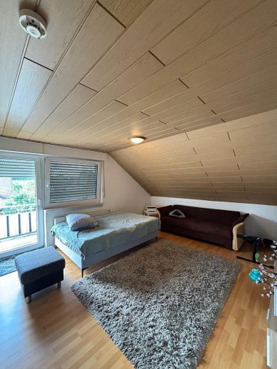 Gemütliche Dachgeschosswohnung mit Balkon – Foto 1