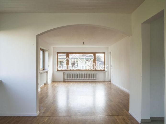 Erstbezug nach Sanierung: Helle 97 m² Wohnung mit Südbalkon, Garten, Kellerraum und Garage – Foto 1