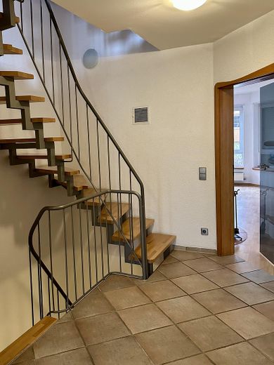 Treppe zum Obergeschoss