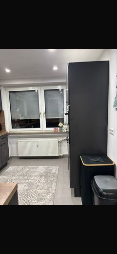 Reformada integralmente y moderna: apartamento de 2 habitaciones con cocina equipada y garaje propio en Gärtringen – Foto 8