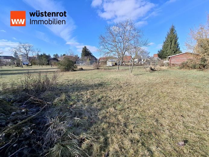Doppelhaushälfte mit traumhaftem Grundstück und Ausbaupotenzial für ein zusätzliches Hinterhaus in Schwielowsee zu verkaufen... – Garten