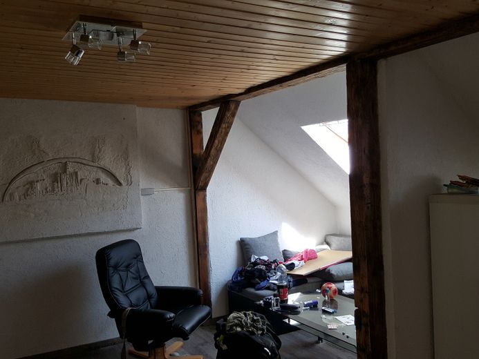 Voll vermietetes, attraktives,MFH mit 5 WE´s in Zentrumsnähe von Reichenbach – Dachgeschoss Zimmer Detail
