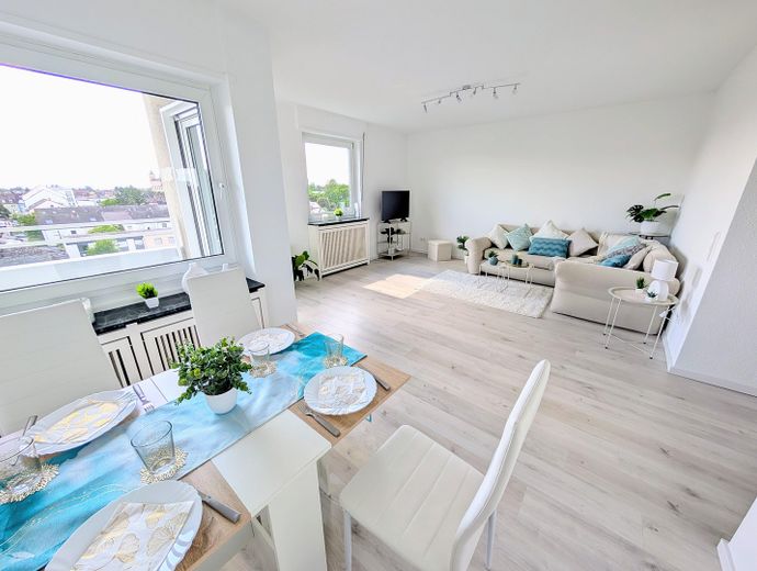 PROVISIONSFREI - sofort einziehen - Helle 3-Zimmerwohnung mit Blick zur Pfalz, komplett renoviert – Wohnbereich