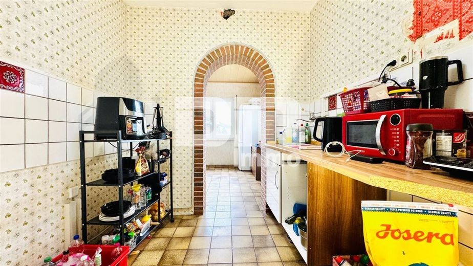Gepflegtes Ein / Zweifamilienhaus mit Doppelgarage in begehrter Ortsrandlage von Zierenberg – WE2 OG Küche / Zugang Esszimmer