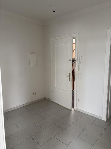 2 Zimmer Wohnung in zentraler Lage – Flu