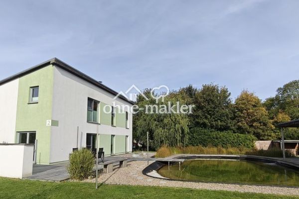 Architektenhaus mit Naturteich, Sauna, Solar + vielseitigem Nebengebäude