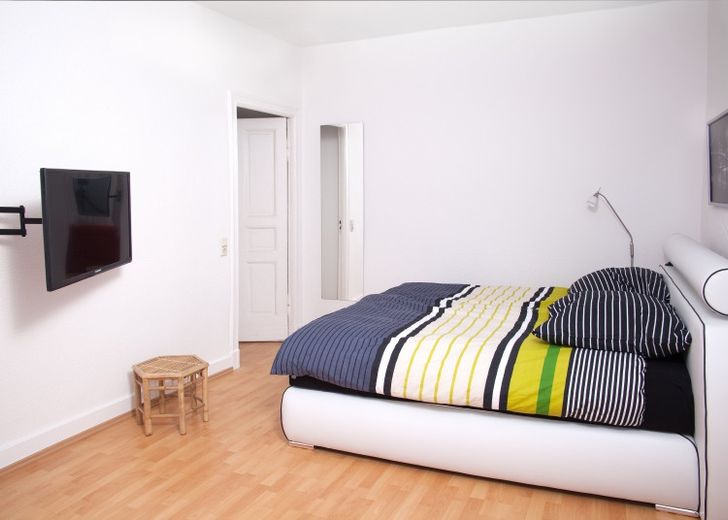 Vollmöbliertes Studio in bester Lage – Foto 1