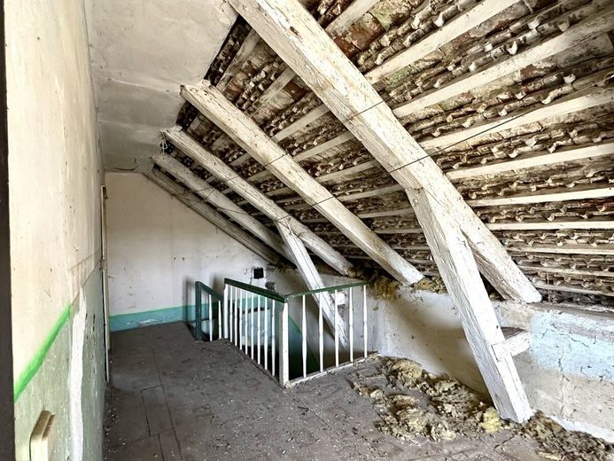 HORN IMMOBILIEN ++ Chausseehaus in Alleinlage bei Friedland – Dachgeschoss