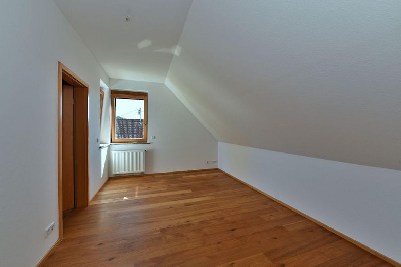 Ampiezza su due livelli – esclusiva maisonette con terrazza sul tetto e vista panoramica – Foto 11
