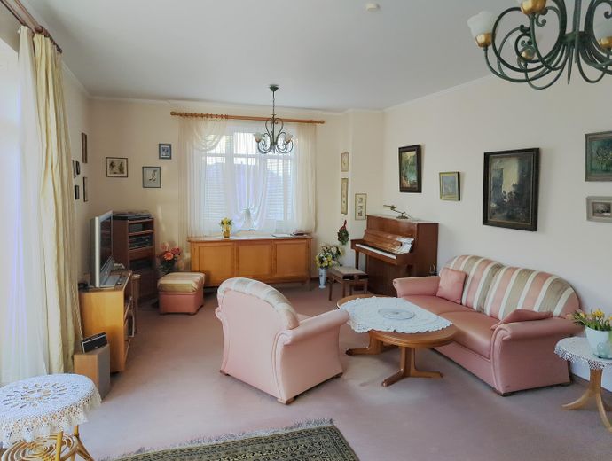Aktuell ist die Wohnung reserviert !!! – Wohnzimmer im 1.OG
