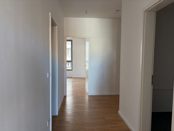 Ein Ort zum leben und Wohlfühlen- Eigentumswohnung in Tiergarten – Flur zum Schlafzimmer