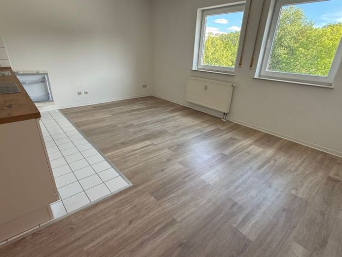 Wohnen in Uni-Nähe !!! 3.OG - Bad mit Dusche + inkl. EBK ! – Foto 1