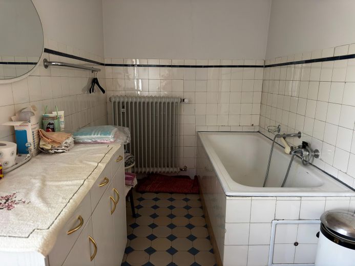 Ek yapılaşma imkânına sahip geniş arsada villa tarzı müstakil ev – Badezimmer