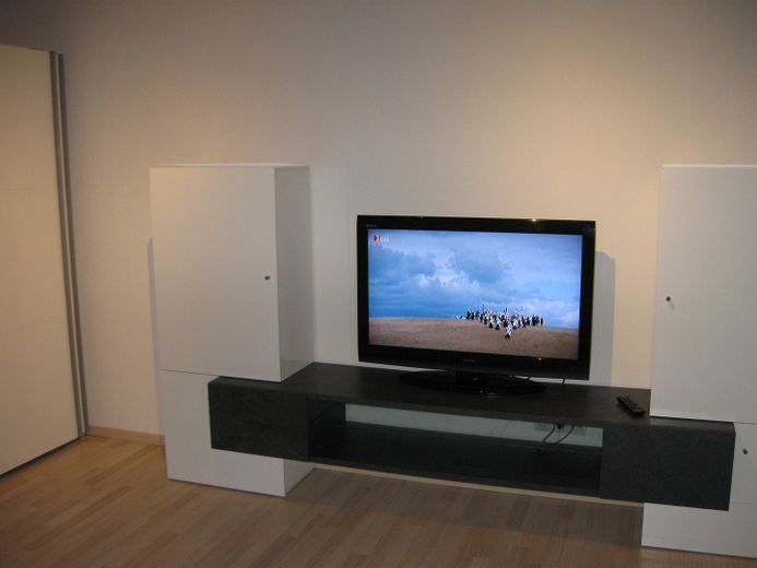 Möbilierte 1 Zimmer Wohnung in 73235 Weilheim-Teck – Sideboard