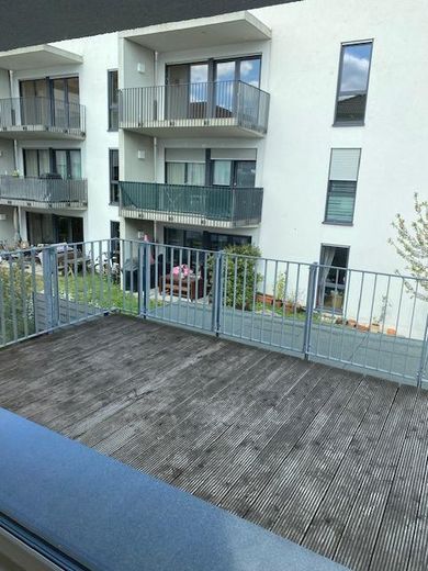 Appartement de 3 pièces spacieux et modernisé avec un haut niveau de qualité, avec 2 balcons, cuisine équipée et garage – Photo 11