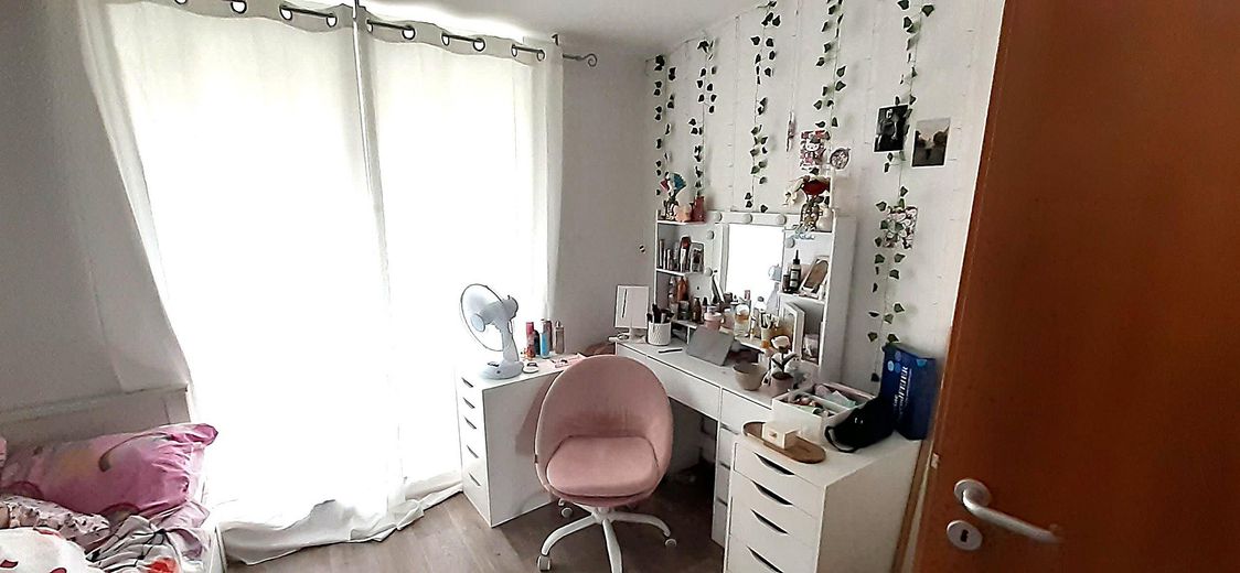 helle 3-Zi.-Wohnung mit großem Balkon und optionaler Einbauküche – Kinderzimmer