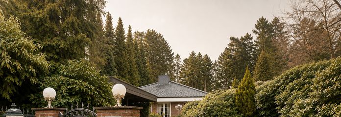 Freistehendes Walmdachbungalow – 213 m² Wohnfläche, großes Grundstück & viel Privatsphäre – Grundstück