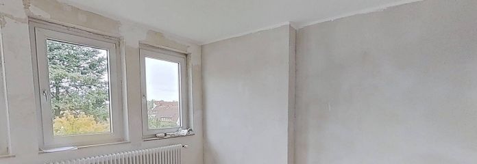Bielefeld-Ummeln'de BALKONLU ve küvetli banyoya sahip şirin 2 odalı çatı katı dairesi – Ansicht I: Wohn- und Esszimmer