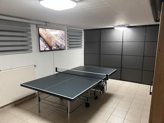 Tischtennis im Sportraum