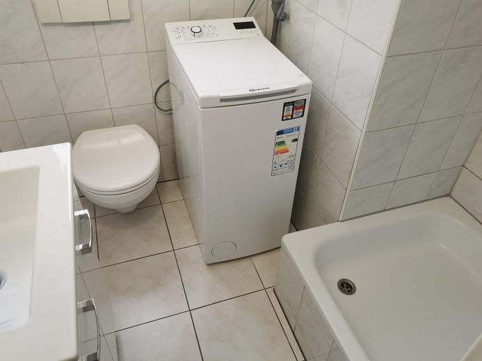 Top Gepflegtes MFH mit Rendite – Bad im 2.OG