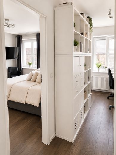 „Południowomiejski klimat nad jeziorem Maschsee”, Twoja lokalizacja determinuje Twoje życie! – Arbeitszimmer