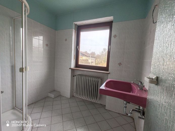 Freistehendes Einfamilienhaus in Kraiburg am Inn – Badezimmer 1.OG