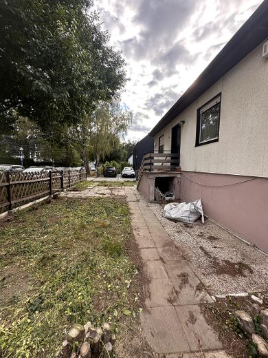 Hermsdorf: casa unifamiliare indipendente su terreno di 492 m² con potenziale di sviluppo – Foto 4