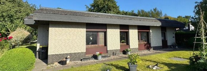 3 für 1 Preis : Haupthaus und zwei Nebenhäuser auf großem Grundstück in Krummwisch