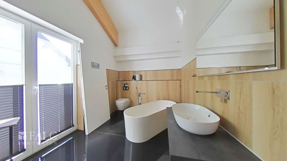 Weitblick inklusive!!! – Badezimmer