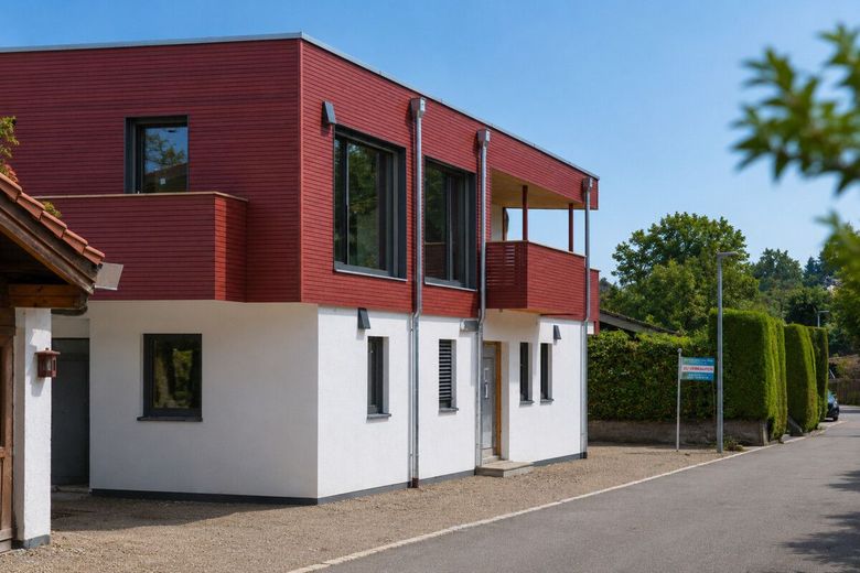 Stadtvilla mit kleinem Garten - Neubau Massivholzhaus am Waldrand mit 180m² Wohnfläche – Gesundes Wohnen