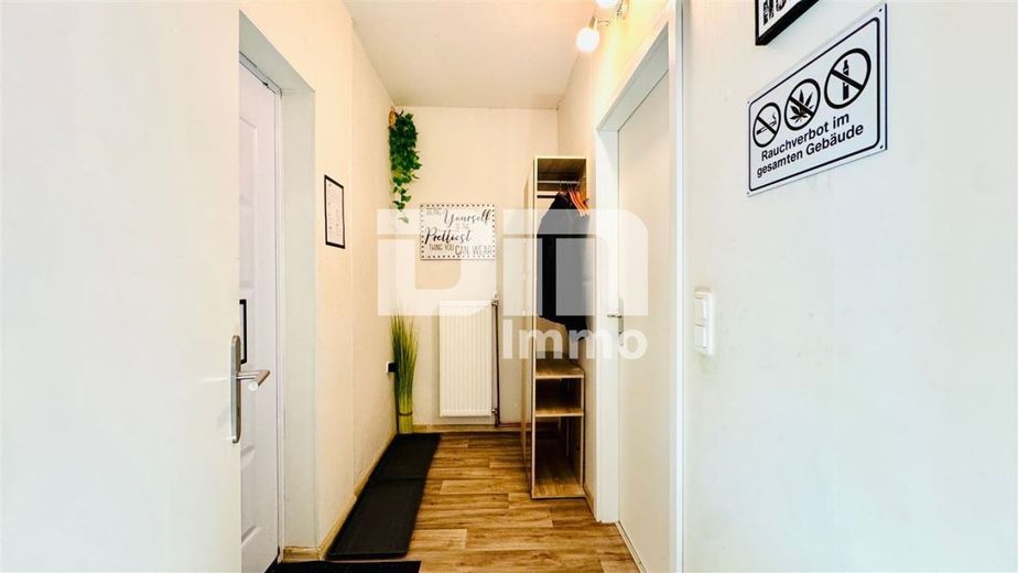 Vielseitiges Immobilien-Ensemble mit 2 modernisierten Haushälften + Carport und Garten/Terrasse – Haus 1 EG Windfang / Flur / Diele 1