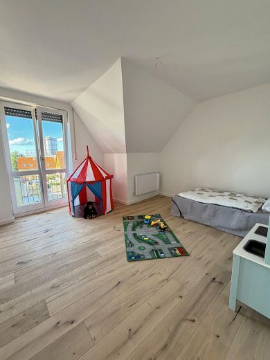 Frisch sanierte 3-ZKB Maisonette mit 2 Balkonen, Tiefgarage, Kamin in ruhiger Lage - Provisionsfrei – Foto 8