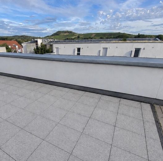 Neuwertiges Reihenhaus mit Garten und zwei Terrassen – Foto 1