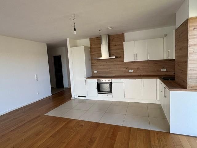 ¡Apartamento de 4 habitaciones con cocina americana y gran balcón! ¡Moderno, cómodo y excelentemente comunicado! – Küche 