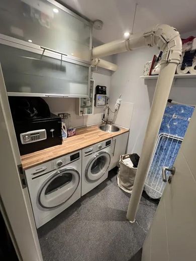 Piso split-level de alta calidad con carácter de casa en una ubicación privilegiada de Junkersdorf – HWR UG Beispiel
