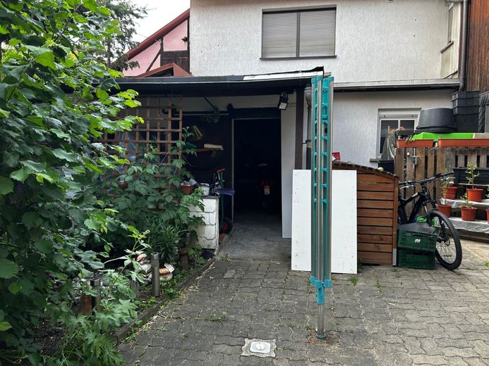 *** Schnell: Renovierungsbedürftige Haus sucht dringend Käufer! – Schuppen