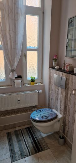 Toilette mit Unterbausystem