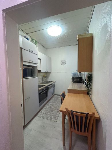 Praktisch geschnittene 3-Zimmer-Wohnung in verkehrsgünstiger Lage von OB-Lirich zu vermieten – Foto 8