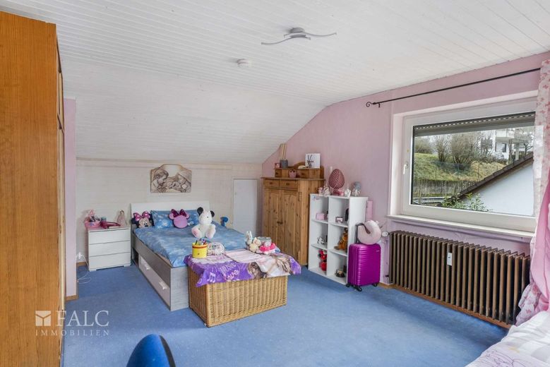 Großzügiges Zweifamilienhaus in Eberbach - 230 m² Wohnkomfort mit vielseitigen Nutzungsmöglichkeiten – OG Kinderzimmer