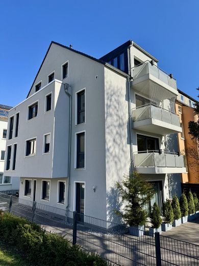 Zentrumsnahe Wohnung mit 2,5 Zimmern und Blick ins Grüne! (KfW55) – Südwest-Ansicht